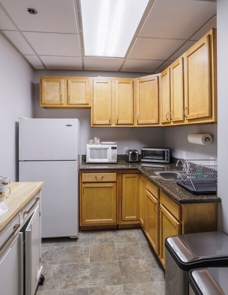 More Photos Of 5820 Oberlin Dr, San Diego Office For Sale