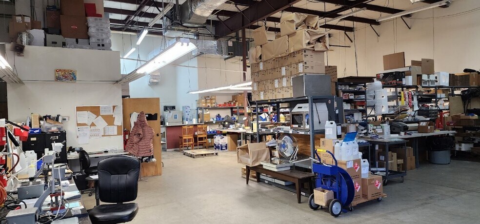 More Photos Of 29 Kripes Rd, East Granby Light Manufacturing For Lease