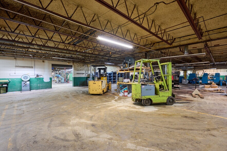 More Photos Of 352 Center St, Caledonia Manufacturing For Sale