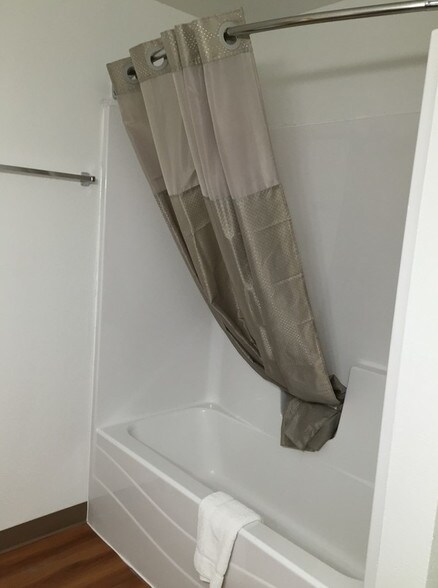 More Photos Of 533 N Marquette Rd, Prairie Du Chien Hotel For Sale