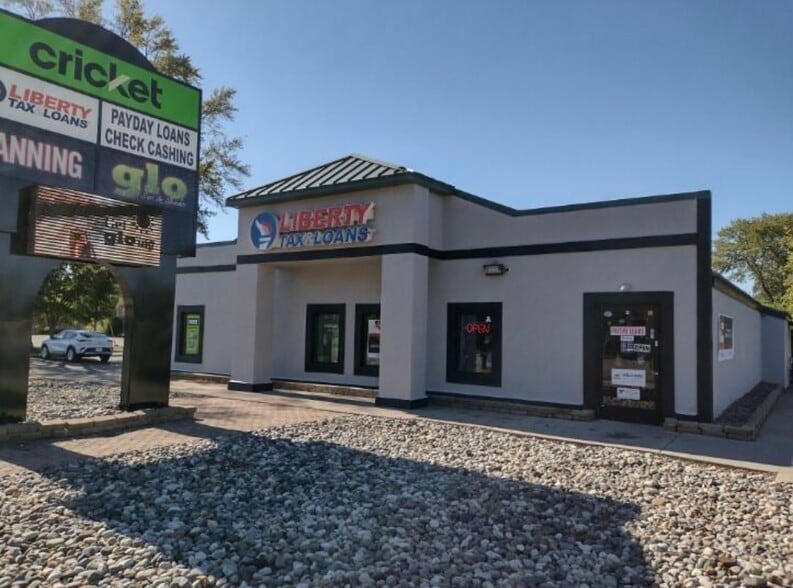 More Photos Of 2881 Henry St, Muskegon Storefront Retail Office For Lease