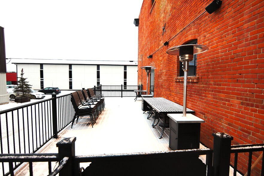 More Photos Of 4917 47 St, Camrose Flex For Sale