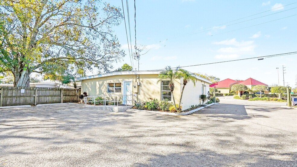 Primary Photo Of 1313 Croton Rd, Melbourne Office Residential For Lease