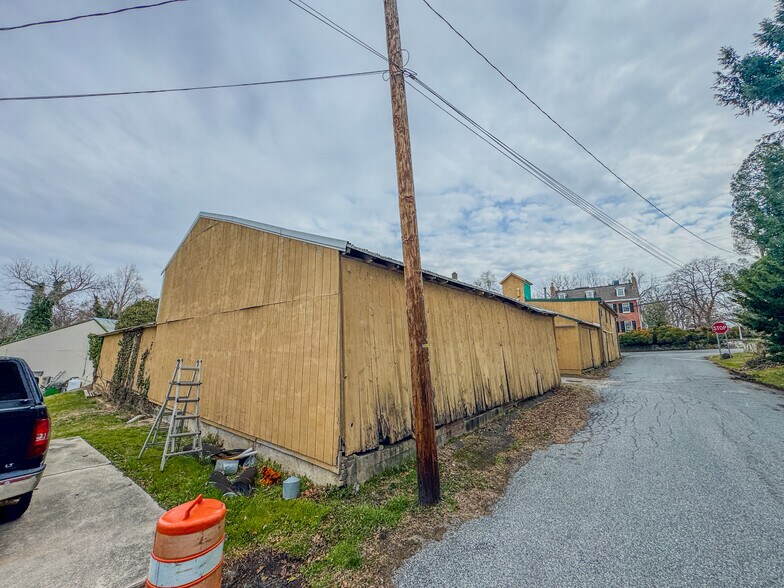 More Photos Of 37 N Greenwich St, Alloway Freestanding For Sale