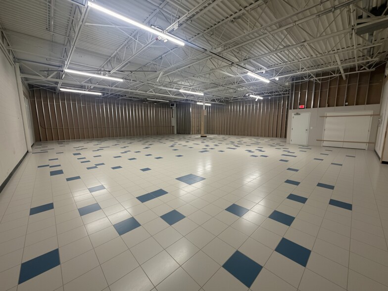 More Photos Of 1261 N Azusa Ave, Covina Storefront For Lease