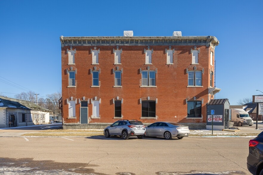 More Photos Of 1525 16th St, Central City General Retail For Sale