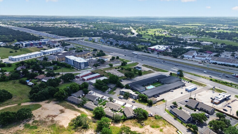 More Photos Of 1500 Park Ln, Georgetown Multifamily For Sale