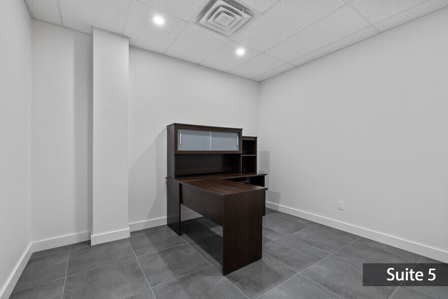 More Photos Of 10410 Boul Gouin O, Roxboro Office For Sale