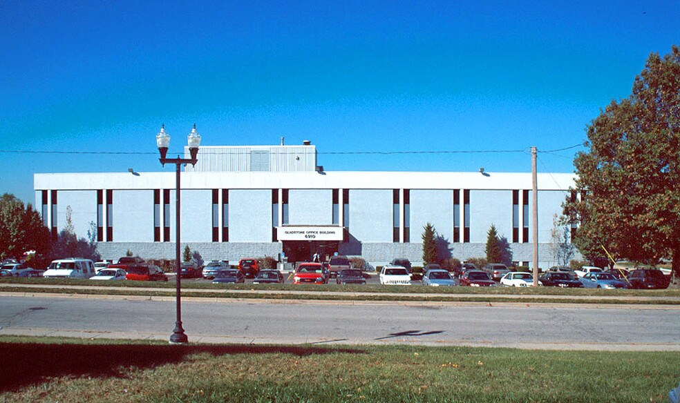 More Photos Of 6910 N Holmes St, Gladstone Office For Lease