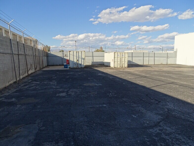 More Photos Of 2110 W Bonanza Rd, Las Vegas Service For Lease