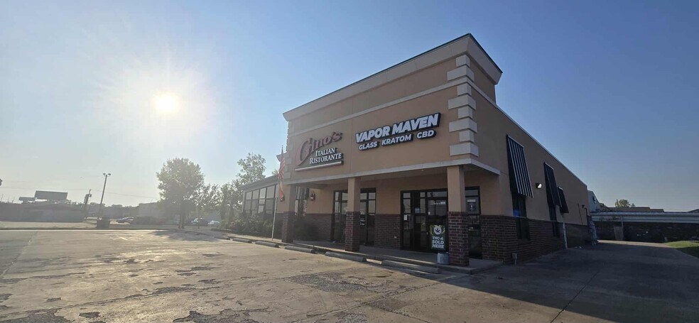 More Photos Of 139 W Shawnee St, Muskogee General Retail For Sale