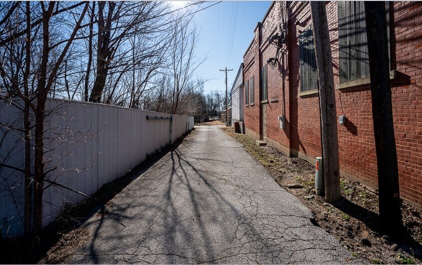 More Photos Of 227 S Philadelphia Ave, Shawnee Warehouse For Sale