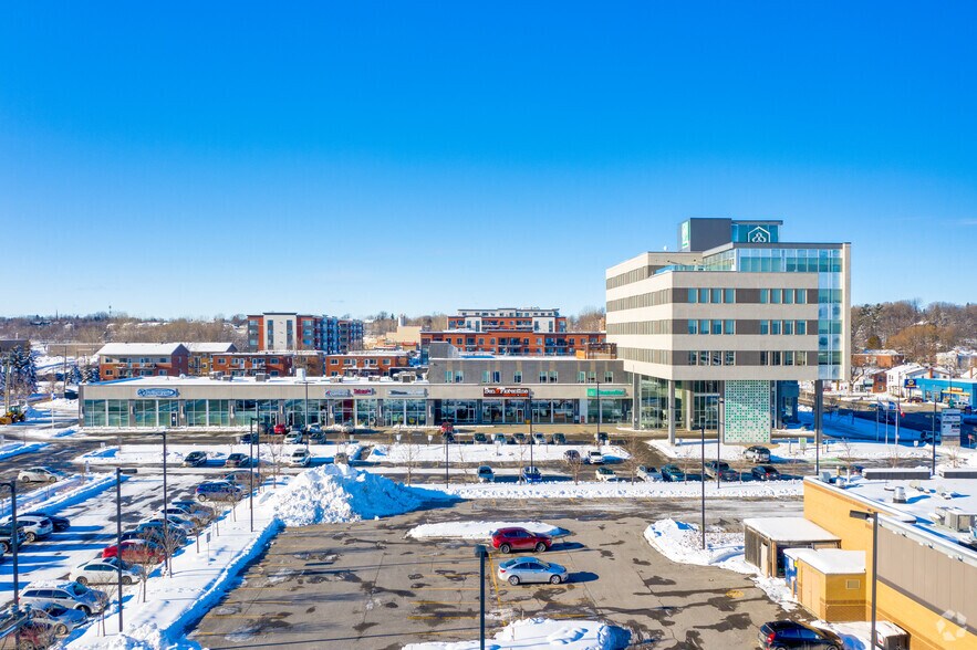 More Photos Of 201-217 Boul du Curé-Labelle, Sainte-Thérèse Office For Lease