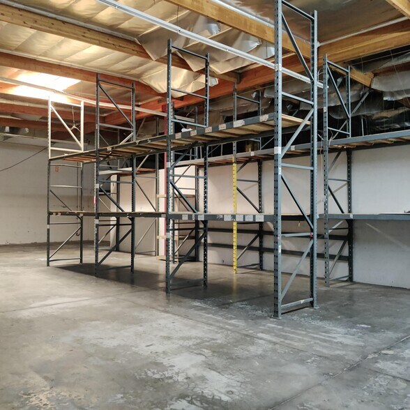More Photos Of 1971-1973 W Holt Ave, Pomona Manufacturing For Lease