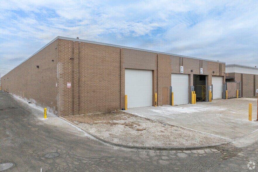 More Photos Of 5858 W 73rd St, Bedford Park Manufacturing For Sale