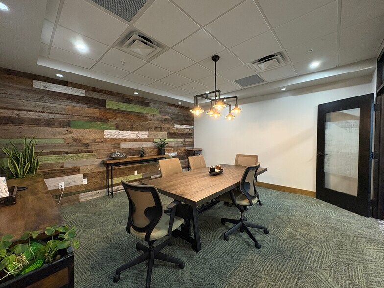 More Photos Of 1990 Main St, Sarasota Loft Creative Space For Lease