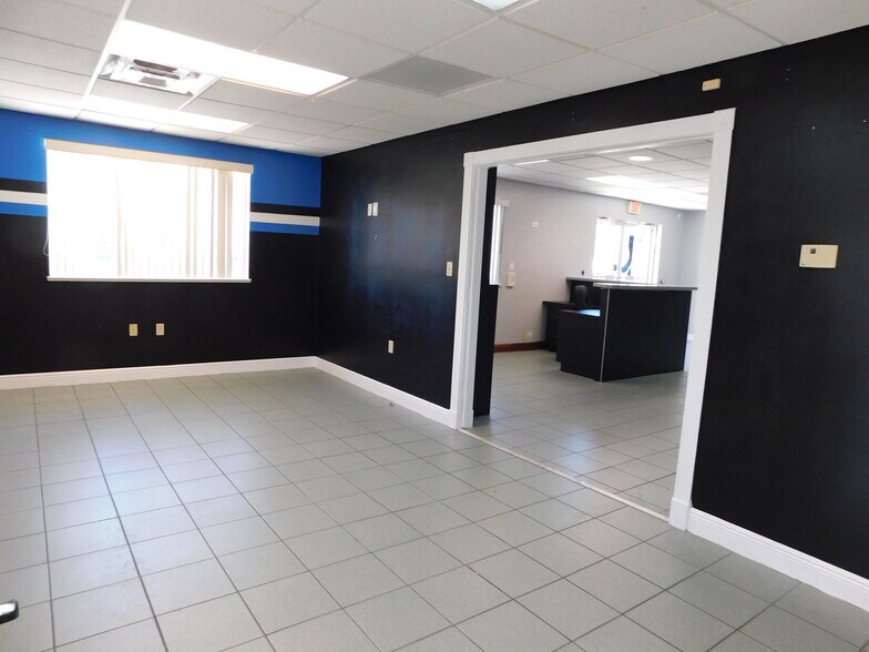 More Photos Of 5145 Commercial Dr, Melbourne Warehouse For Lease