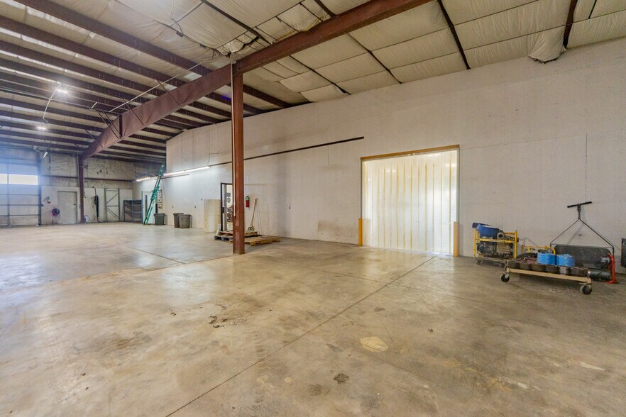 More Photos Of 3700 N 14th St, Ponca City Warehouse For Sale