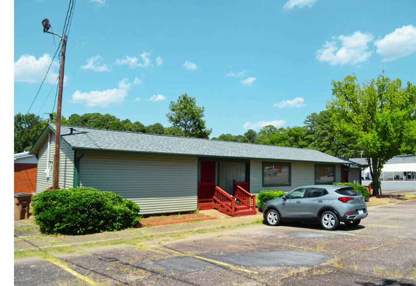Primary Photo Of 10400 Shannon Hills Dr, Mabelvale Bank For Sale