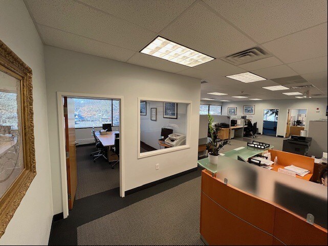 More Photos Of 33 Bleeker St, Millburn Medical For Lease