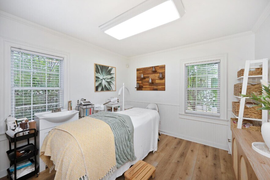 More Photos Of 512 Riley St, Folsom Office For Sale