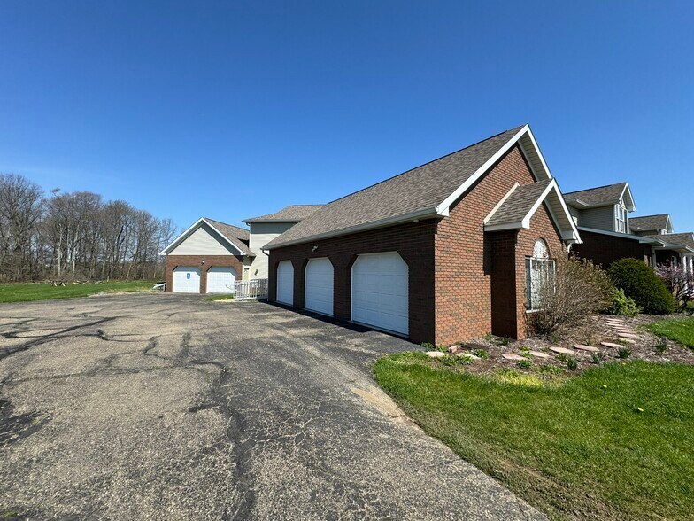 More Photos Of 1173 Manchester Ave SW, North Lawrence Office Residential For Sale