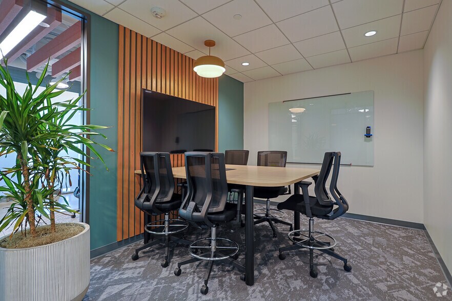 More Photos Of 2105 E Martin Luther King Jr Blvd, Austin Coworking Space