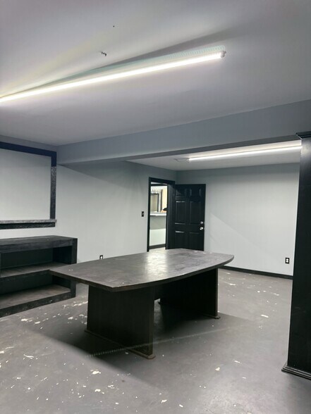 More Photos Of 4127 Weslow St, Houston Industrial For Lease