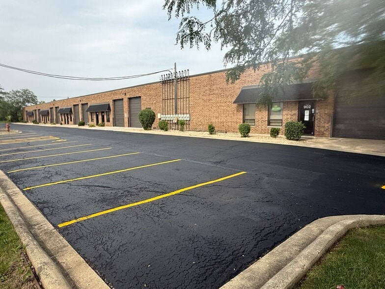 More Photos Of 1670-1690 Wright Blvd, Schaumburg Warehouse For Lease