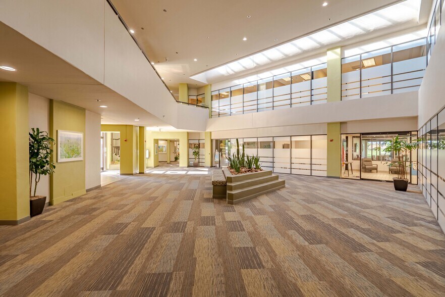 More Photos Of 11209 N Tatum Blvd, Phoenix Unknown For Lease