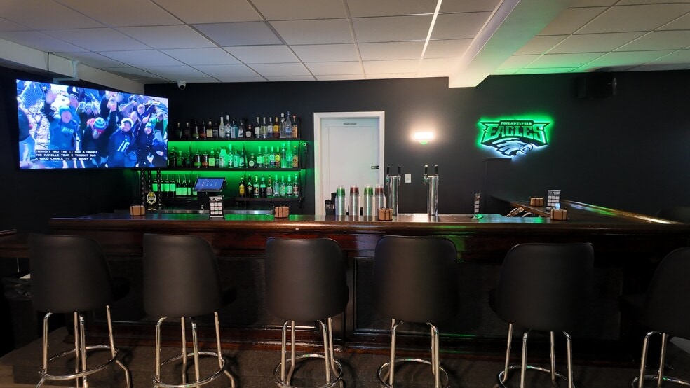 More Photos Of 1143 Wood St, Bristol Restaurant For Sale