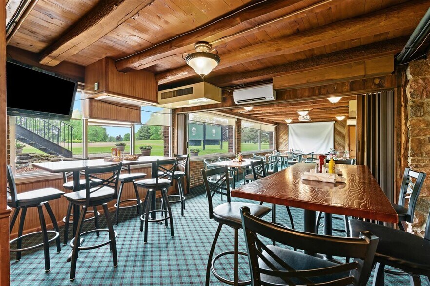 More Photos Of 9512 E Lippincott Blvd, Davison Golf Course Driving Range For Sale