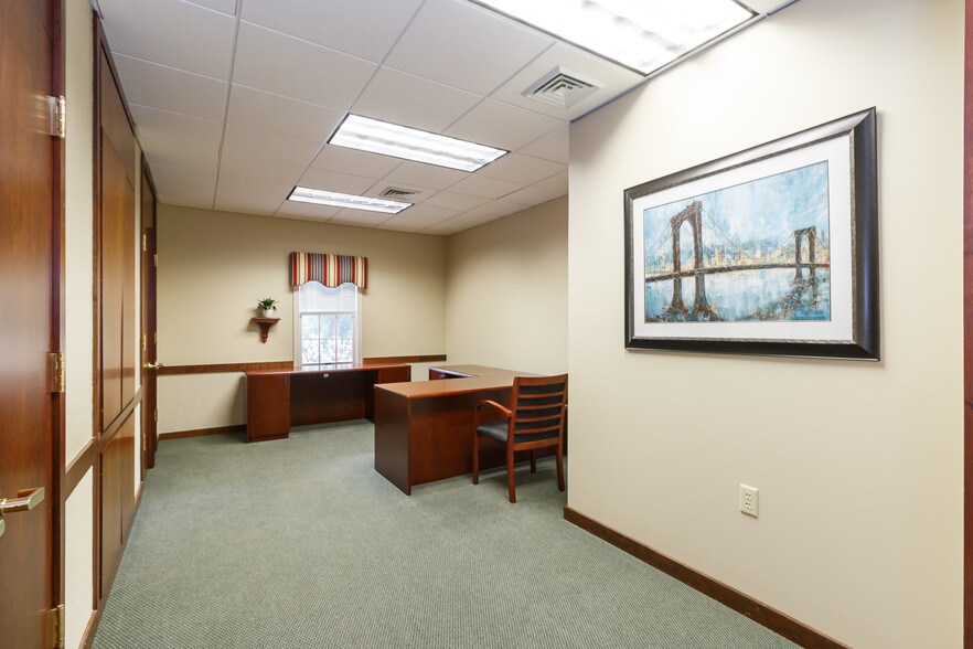 More Photos Of 683 Main St, Osterville Office For Sale