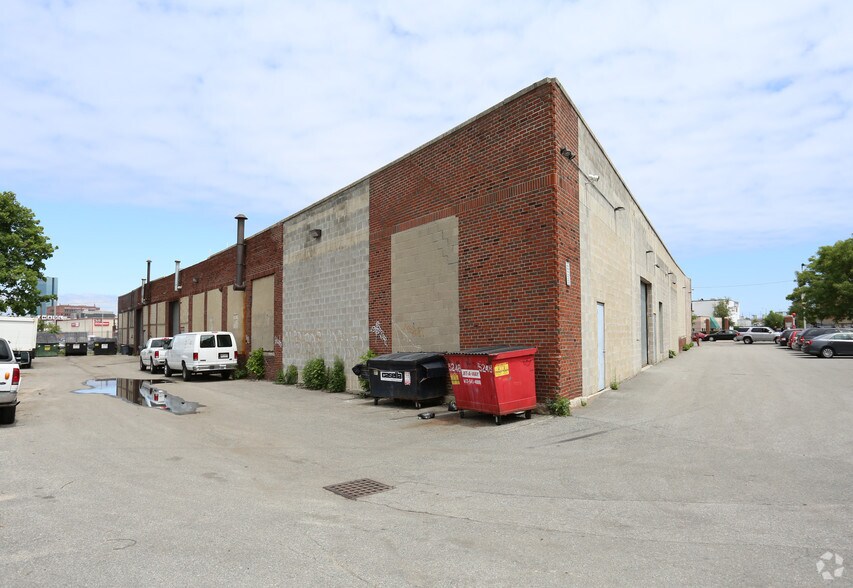 More Photos Of 1033 Massachusetts Ave, Roxbury Light Distribution For Lease