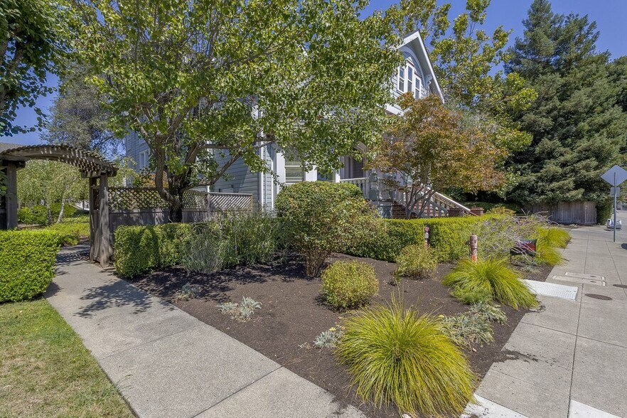 More Photos Of 429 8th St, Santa Rosa Apartments For Sale