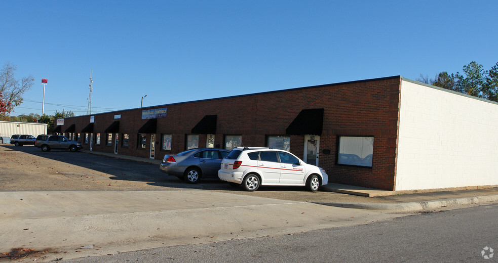 Primary Photo Of 2750-2774 Poplar St, Montgomery Light Distribution For Lease