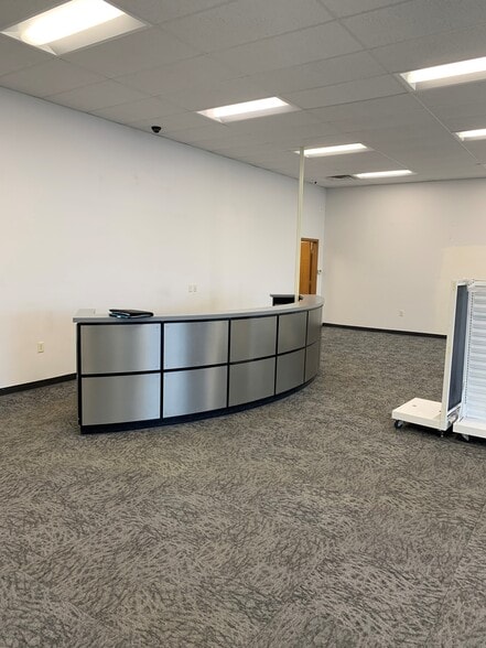 More Photos Of 323 E Highland Dr, Oconto Falls General Retail For Lease