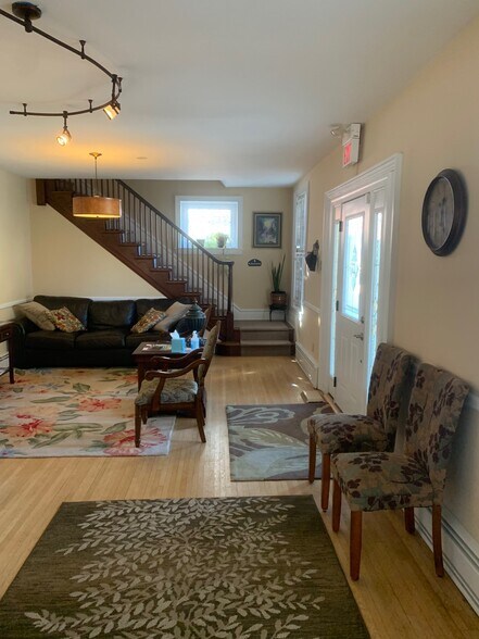 More Photos Of 222 Main St, Emmaus Medical For Sale