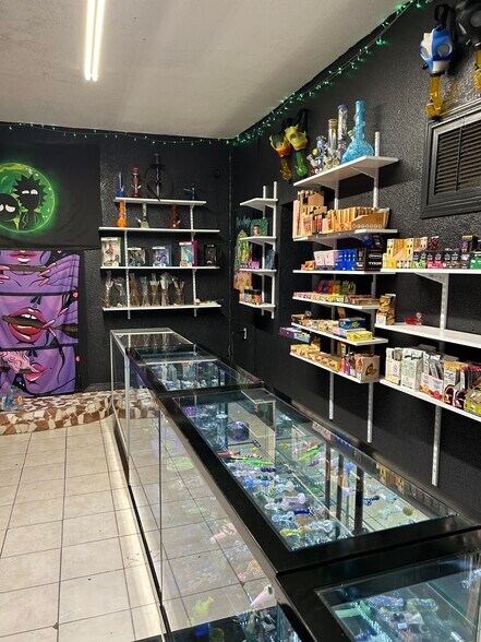 More Photos Of 18130 S US Highway 301, Wimauma Storefront For Sale