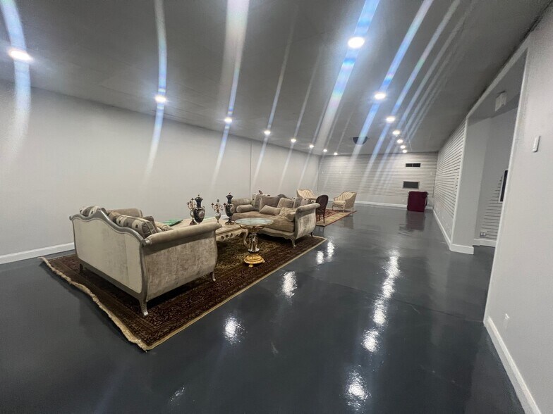 More Photos Of 2070 Scott Ave, West Palm Beach Research And Development For Lease