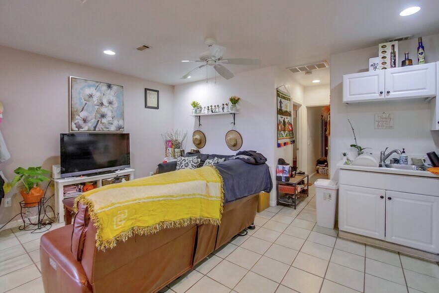 More Photos Of 215 Willie James Jones Ave, San Diego Apartments For Sale
