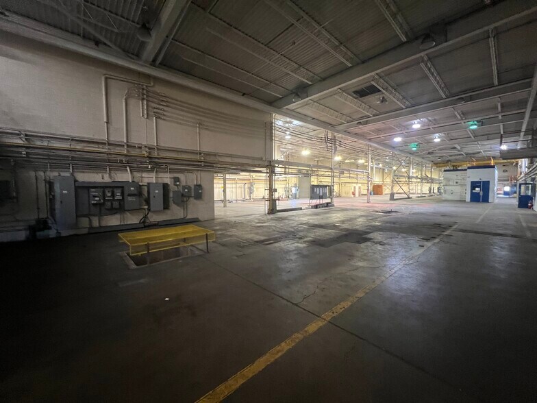 More Photos Of 6515 Steubenville Pike, Pittsburgh Manufacturing For Sale