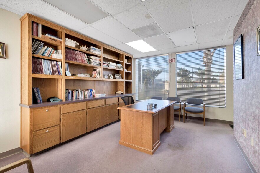 More Photos Of 1260 E Almond Ave, Madera Medical For Sale