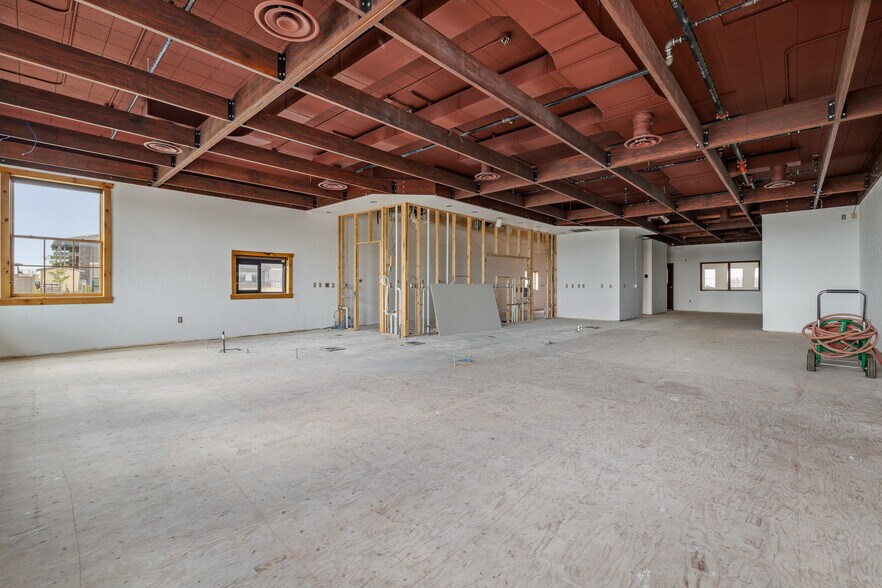 More Photos Of 5955 Mt Rushmore Rd, Rapid City Storefront Retail Office For Sale