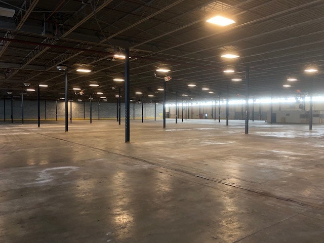 More Photos Of 2181 Sylvan Rd, East Point Distribution For Lease