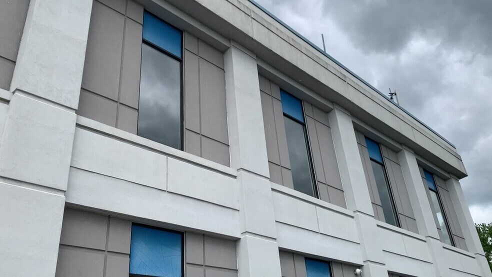 More Photos Of 450 Duane Ave, Schenectady Research And Development For Sale