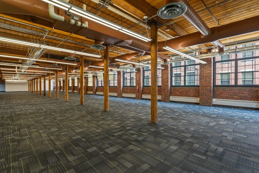 More Photos Of 140 Mill St, Lewiston Office Residential For Sale