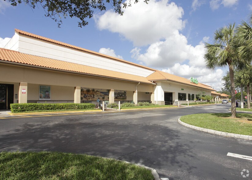 More Photos Of 100-352 S Flamingo Rd, Pembroke Pines General Retail For Lease