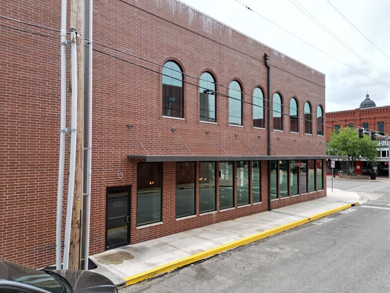 More Photos Of 127 W Main St, Ardmore Office For Sale