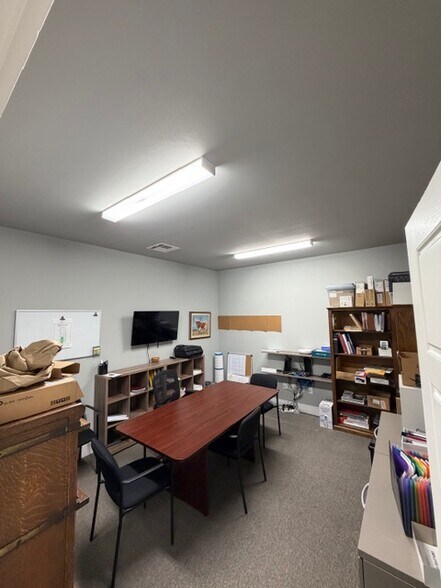 More Photos Of 14707 Fitzhugh Rd, Austin Warehouse For Lease